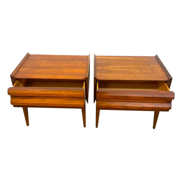 Vintage Lane First Edition Mid Century Modern Walnut Nightstand End Table Set by Lane Furniture, Pair For Sale - Image 10 of 13