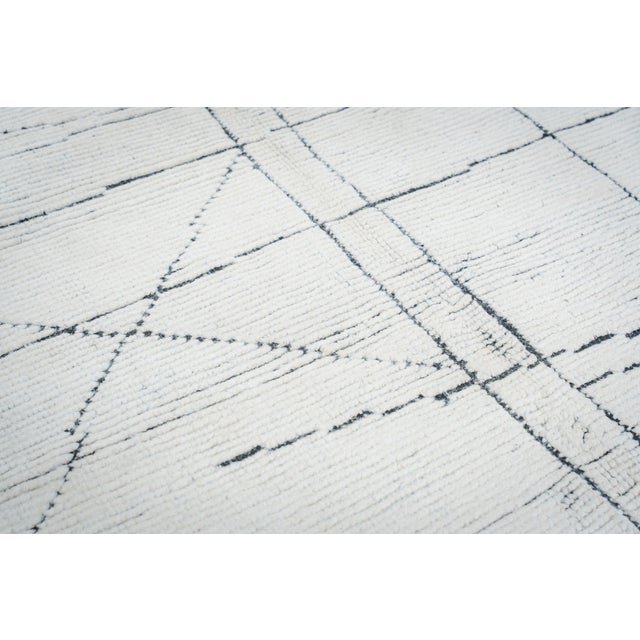 5' 7"x8' 7" Ivory Charcoal Moroccan Berber Style Hand-Knotted Wool Rug For Sale - Image 4 of 6