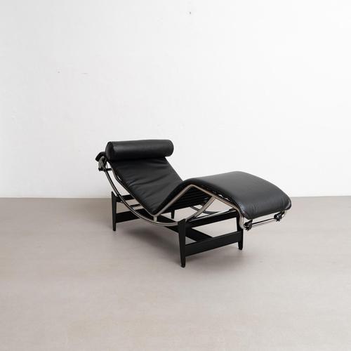 Not Yet Made - Made To Order 4 Chaise Longue by Le Corbusier for Cassina For Sale - Image 5 of 17