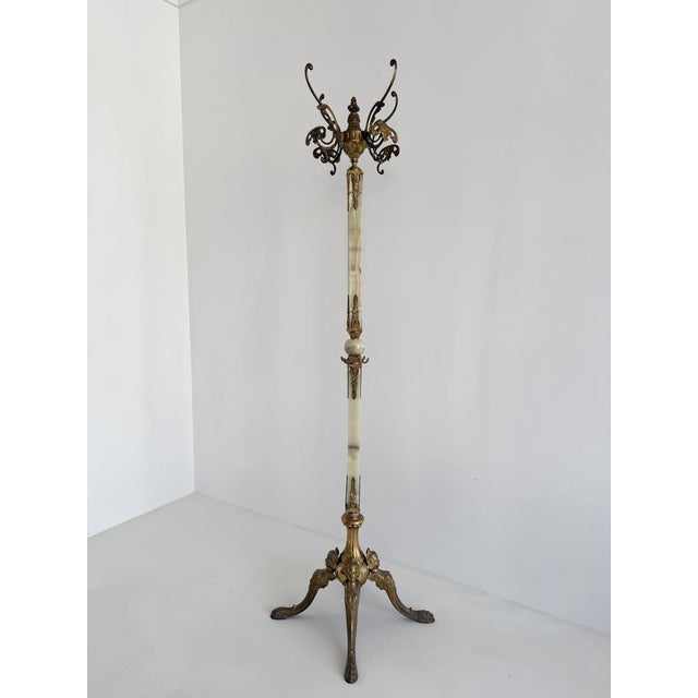 Metal Vintage Italian Onyx Marble and Brass Hall Tree with Rotating Crown and Sculptural Base, 1960s For Sale - Image 7 of 18