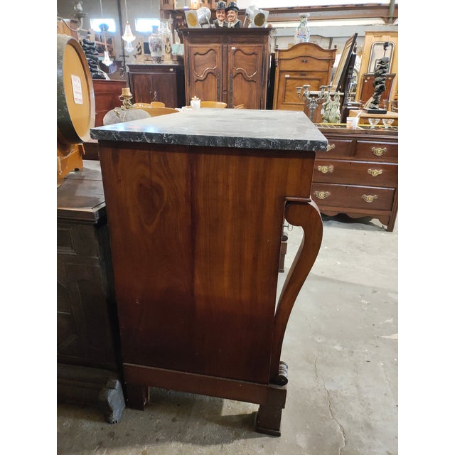Traditional 19th Century French Empire Mahogany Commode With Marble Top For Sale - Image 3 of 8