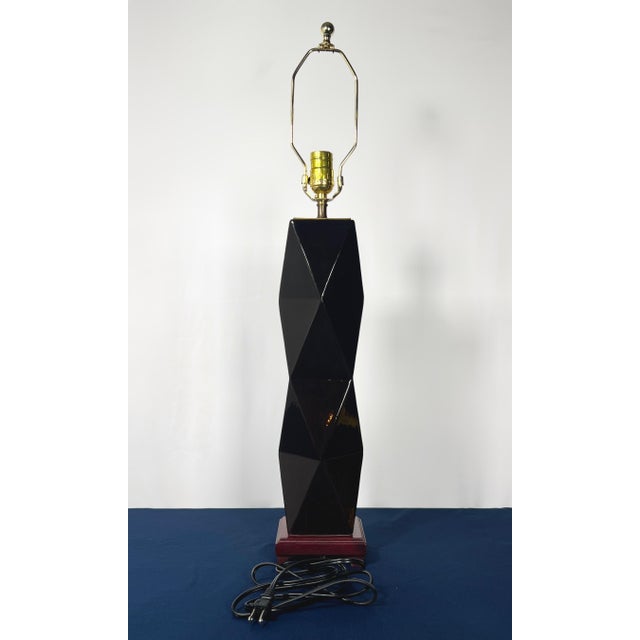 Wood 1980s Postmodern Faceted Geometric Ceramic Sculptural Table Lamp For Sale - Image 7 of 9