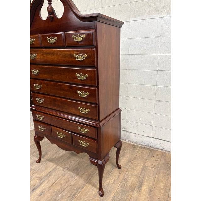 Vintage Lea Traditional Queen Anne Style Highboy Chest For Sale - Image 4 of 14