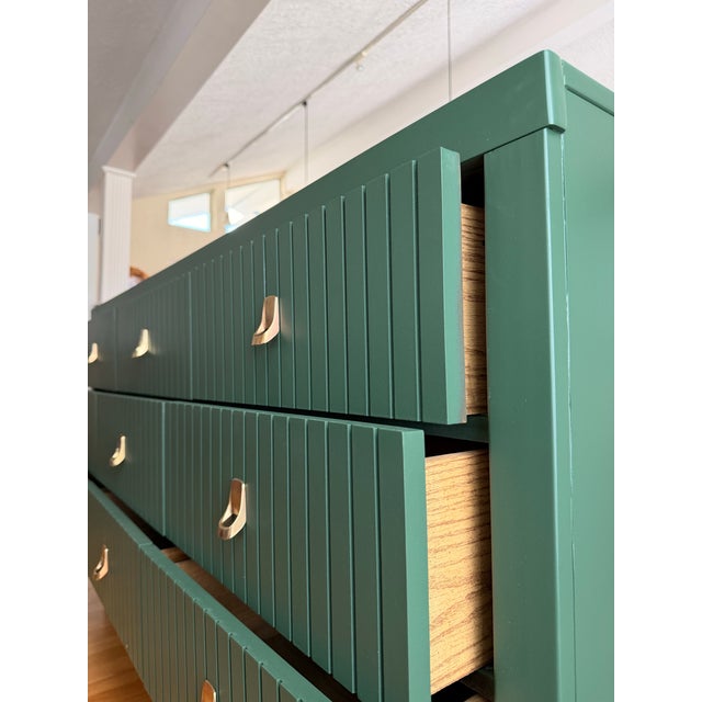 1960s Green Fluted Mid-Century Bassett Refinished Credenza/Buffet For Sale In Detroit - Image 6 of 8
