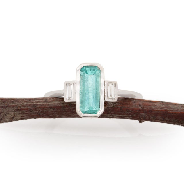 Contemporary 1.18ct Paraiba Color Tourmaline & Diamond Ring in 14k White Gold – Emerald Cut, Size 6.75 For Sale - Image 3 of 10