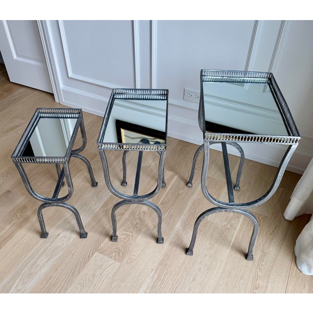 1960s French Mirror Top Nesting Tables – Set of 3 For Sale In Chicago - Image 6 of 7