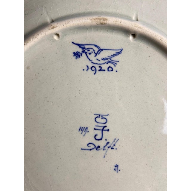 Vintage Hand-Painted Vredesjaar Plates from Royal Delft, 1920, Set of 2 For Sale - Image 16 of 18