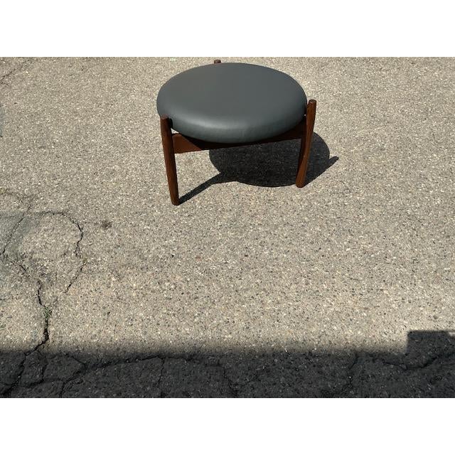 Wood Mid Century Style Round Walnut and Black Leather Ottoman For Sale - Image 7 of 9