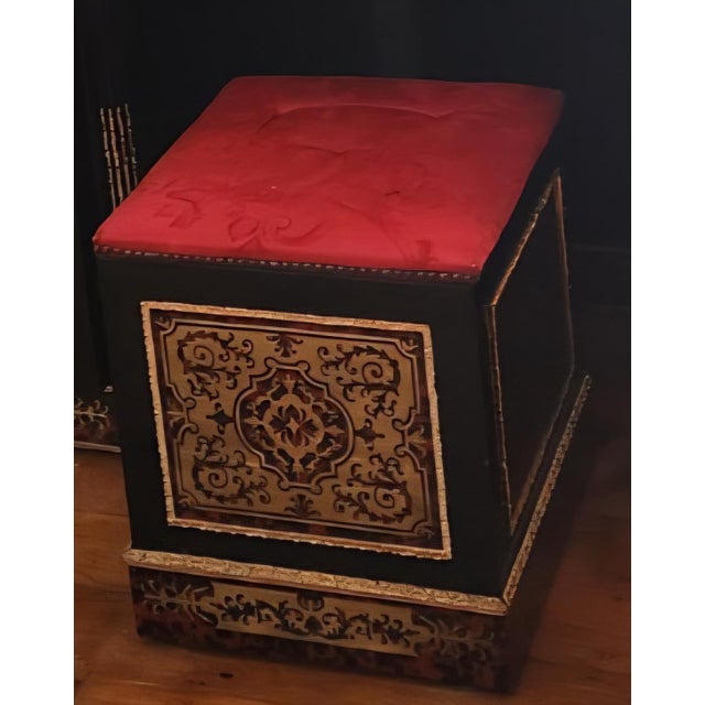 Rococo Italian Gilt Vanity & Mirror Set | Hand-Carved Dressing Table | Hollywood Regency / Baroque Style For Sale - Image 3 of 10