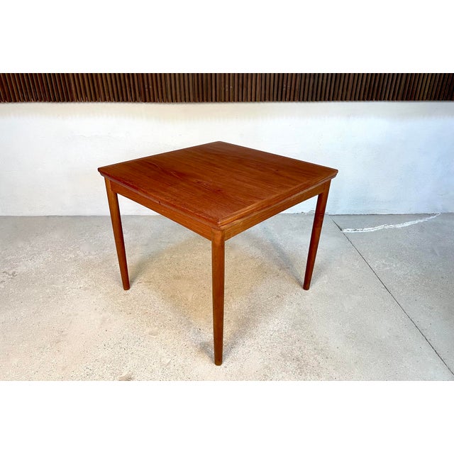 Poul Hundevad Danish Extendable Square Teak Dining Table with Curved Edges by Poul Hundevad for Hundevad & Co., 1960s For Sale - Image 4 of 17
