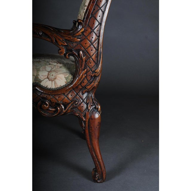20th Century Venetian Rococo Walnut Throne Armchair For Sale - Image 11 of 18