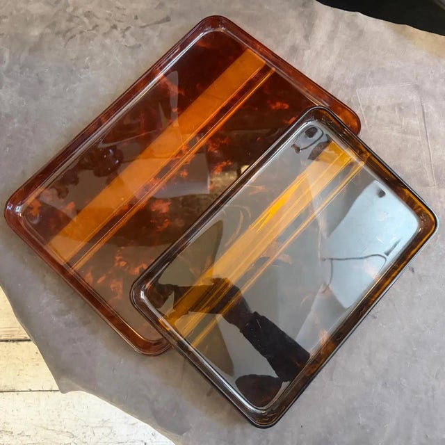Plastic 1970s Set of Two Mid-Century Modern Faux Tortoiseshell Lucite Trays by Guzzini For Sale - Image 7 of 13