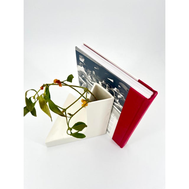 Modern Minimalist White Ceramic Vase by Parravicini, Italy, 1970s For Sale - Image 3 of 8