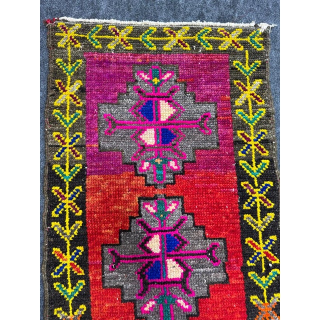 Turkish Yastik Rug 1'7" x 2'4" For Sale - Image 4 of 5