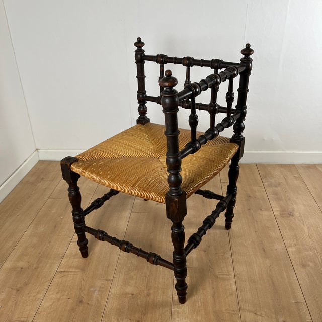 Corner Chair in Carved Wood and Straw, Late 19th Century For Sale - Image 5 of 17