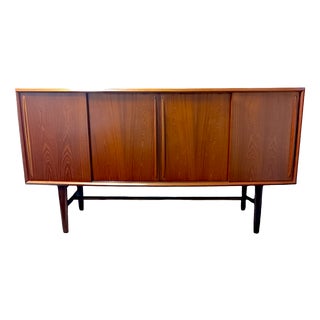 Mid-Century Danish Teak Low Sideboard by Svend Åge Madsen for H.P. Hansen, 1960s For Sale