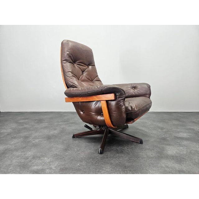 Mid-Century Modern Vintage Swivel Chair in Leather and Wood from Göte Möbler, Sweden, 1960s For Sale - Image 3 of 15