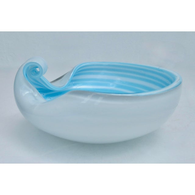 Alfredo Barbini C.1960's Italian Hand-Blown Alfredo Barbini "Infinity," Swirl Triple Cased Murano Catchall Bowl For Sale - Image 4 of 18