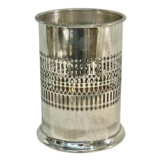 Mid 20th Century Sheffield Silver Co. Art Deco Pierced Silver Plate Wine Bottle Holder For Sale