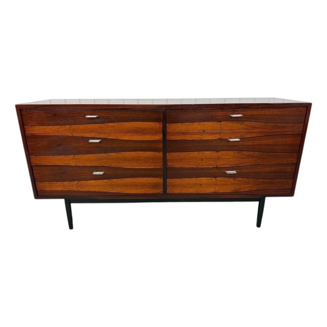 Mid-Century Danish Modern Rosewood Dresser - Refinished! For Sale