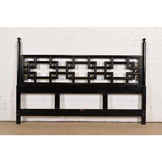 John Widdicomb Mid-Century Hollywood Regency Chinoiserie Black Lacquered King Size Headboard, 1950s For Sale - Image 9 of 9