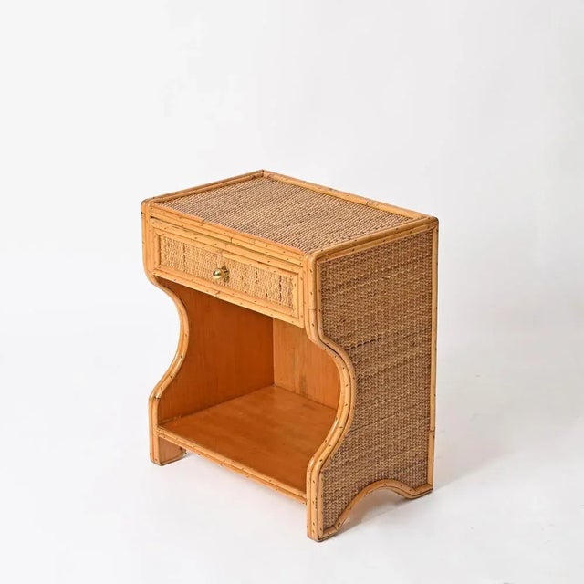 1970s French Riviera Nightstands in Rattan, Wicker and Brass, Italy, 1970s, Set of 2 For Sale - Image 5 of 15