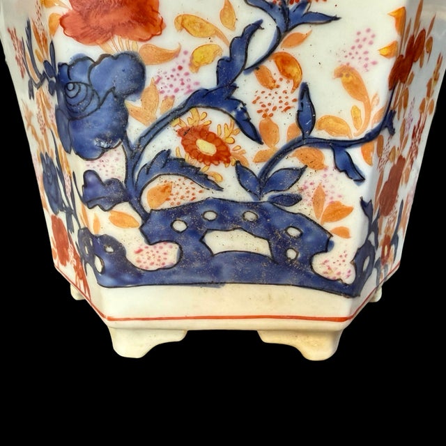 1950s Vintage Japanese Hong Kong Ceramic Hand Painted Imari Planter For Sale - Image 5 of 7