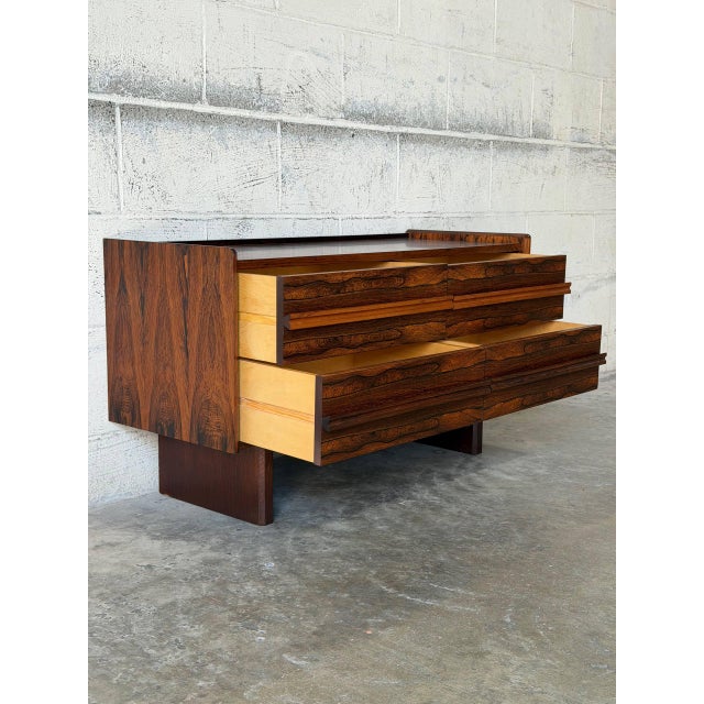 Rosewood Four Drawer Dresser Chest Low Storage Bagn Møbelindustri Bruksbo Norway 1960s For Sale In Los Angeles - Image 6 of 11