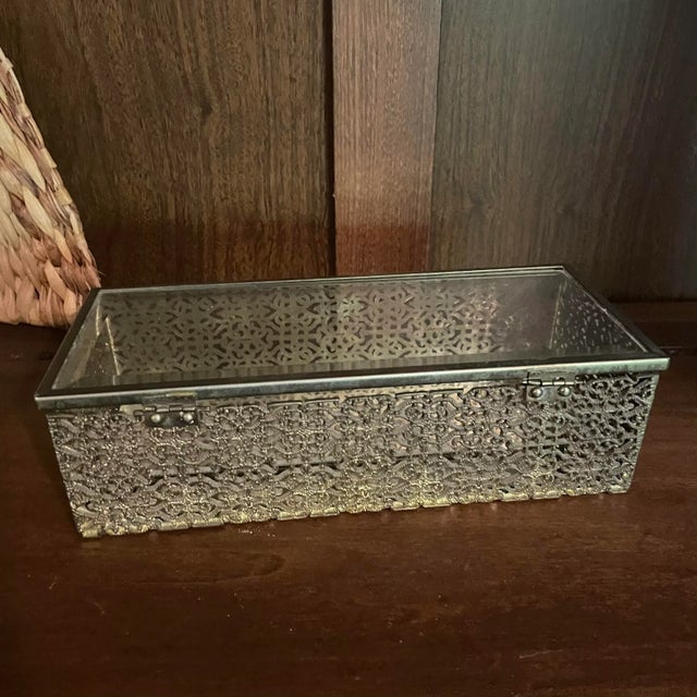 1980s Reticulated Brass Jewelry Box With Mirror and Beveled Glass Accents For Sale In Columbia, SC - Image 6 of 10