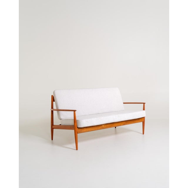 Model 118 Sofa by Grete Jalk for France & Daverkosen, 1950s For Sale - Image 3 of 13
