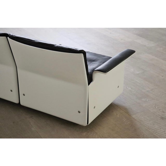 Dieter Rams Model 620 Two Seater Sofa in Black Leather by Dieter Rams for Vitsoe, 1979 For Sale - Image 4 of 11
