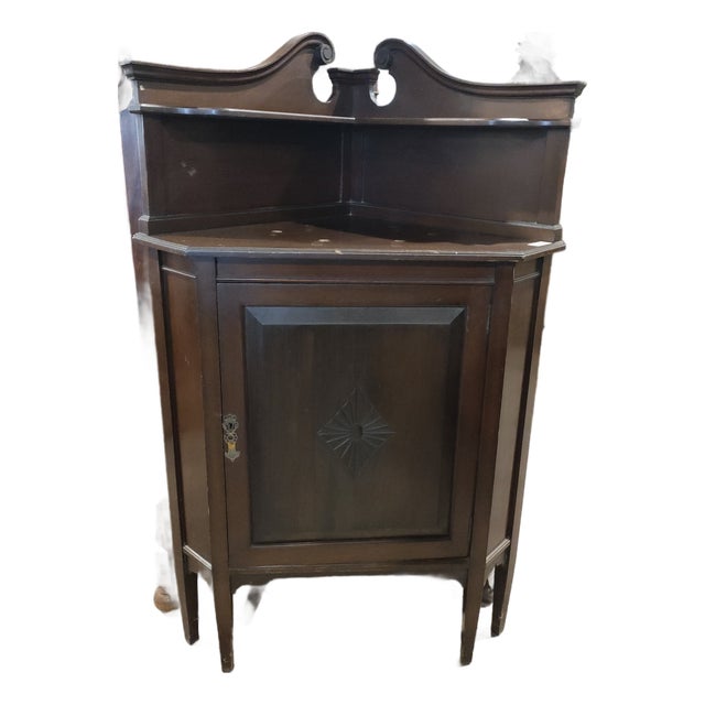 Mid 20th Century Federal Style Mahogany Corner Cabinet With Swan-Neck Gallery Back For Sale
