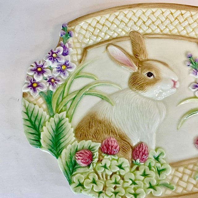 1990s 1990s Hollywood Regency Majolica Bunny Wall Plate, Fitz & Floyd. For Sale - Image 5 of 8