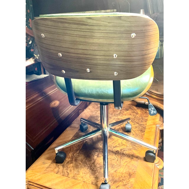 Mid-Century Modern Charles & Ray Eames for Herman Miller Rare Upholstered Molded Plywood Swivel Desk Chair, C. 1950s–1960s For Sale - Image 3 of 7