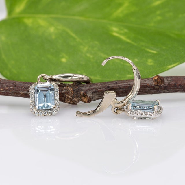 Modern 1.9ct Aquamarine Stud Earrings With Earth-Mined Diamond Accents: Solid 14k Gold, A Pair For Sale - Image 3 of 5