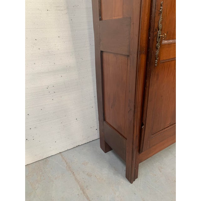 Louis XV Style Bonnetière in Cherrywood, 19th Century For Sale - Image 3 of 11