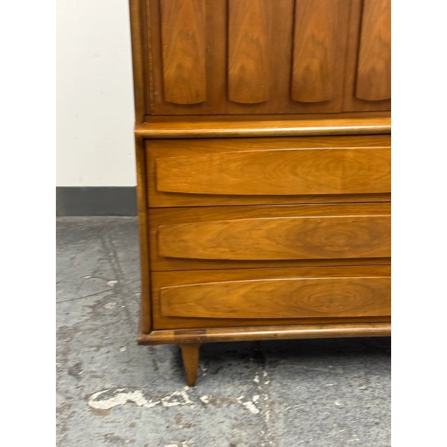 Wood Mid 20th Century American of Martinsville Gentleman Chest of Drawers For Sale - Image 7 of 12