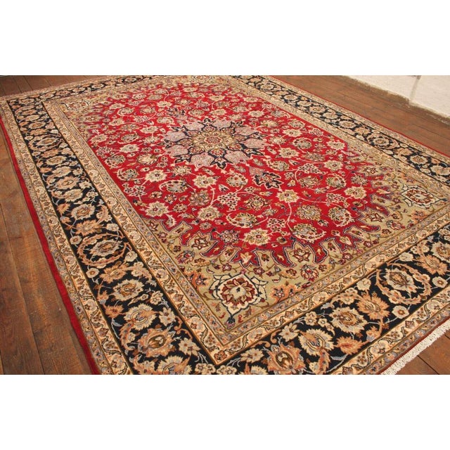 Red Middle Eastern Rug in Wool For Sale - Image 8 of 11
