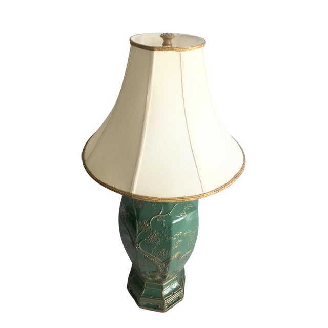 1970s Hollywood Regency Custom Lacquered Emerald Green & Gilt Chinoiserie Table Lamp For Sale - Image 10 of 18