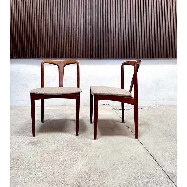 1960s Model Juliane Teak Dining Chairs by Johannes Andersen for Uldum Møbelfabrik, Denmark, 1960s, Set of 4 For Sale - Image 5 of 18