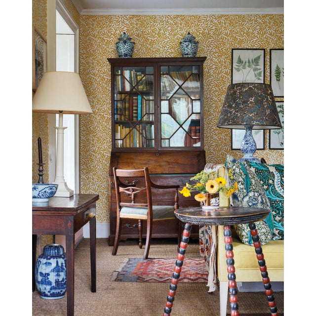 One of the most recognisable of all Morris designs this simple all-over wallpaper was first produced in 1874 and predates...