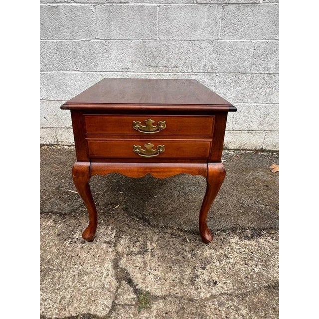 Queen Anne Late 20th Century Hammary Furniture Pair of Queen Anne Style Solid Cherry Side End Tables For Sale - Image 3 of 11