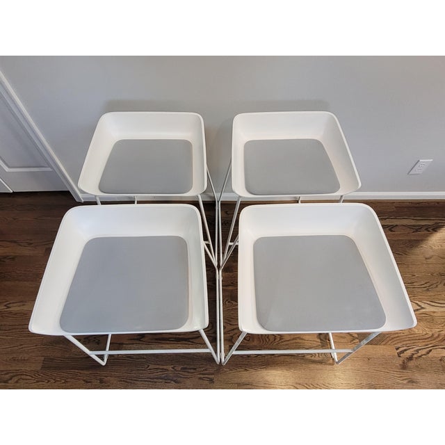 The Steelcase Turnstone Scoop Stool TS307 is designed to complement any environment while delivering a comfortable yet...