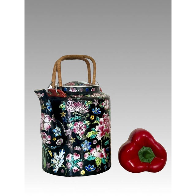1960s Vintage 1000 Flowers Chinese Famille Noire Black Porcelain Tea Pot, Jingdezhen (Millefleurs) For Sale - Image 5 of 9