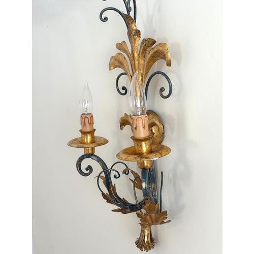 Large Florentine Hollywood Regency Wall Lamp, Italy, 1970s For Sale - Image 9 of 11