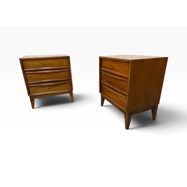 Mid-Century Modern Mid-Century Modern 3-Drawer Walnut Nightstands - Set of 2 For Sale - Image 3 of 9