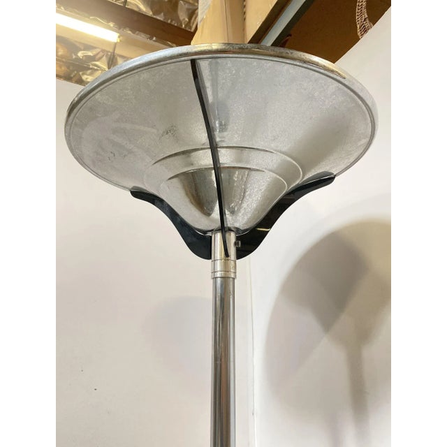 Mid-Century Modern Streamline Aluminum Floor Lamp W/ Buttress Braced Saucer Shape For Sale - Image 3 of 4