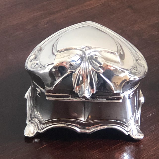 Weidlich Bros. Mfg. Co. Antique Art Nouveau Silver Plated Jewelry Box For Sale - Image 4 of 13