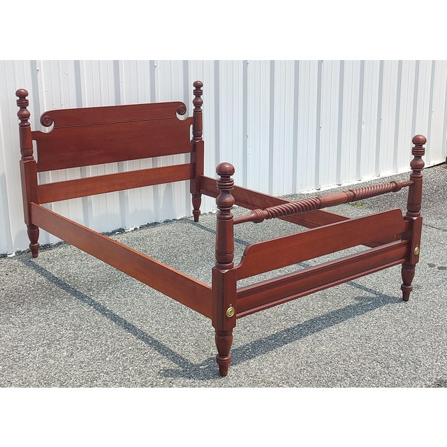 Willett Furniture Vintage Willett Queen Size Cherry Wood Cannonball Bedframe For Sale - Image 4 of 9