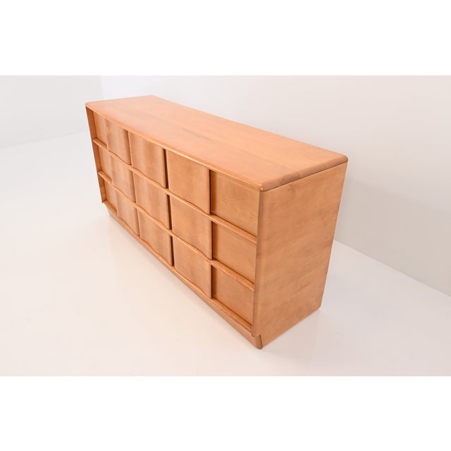 Heywood-Wakefield Mid-Century Modern Sculptura Birch 9 Drawer Long Dresser | Newly Refinished For Sale In South Bend - Image 6 of 17